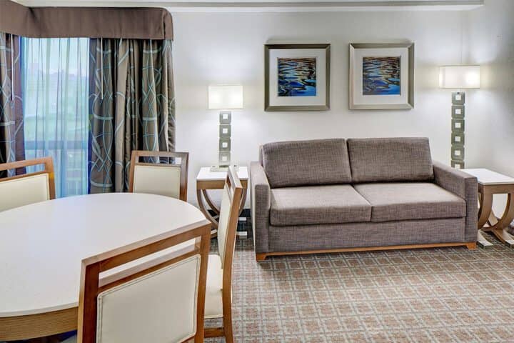 Room 15 of 41