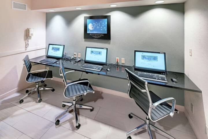 Business Center 40 of 41